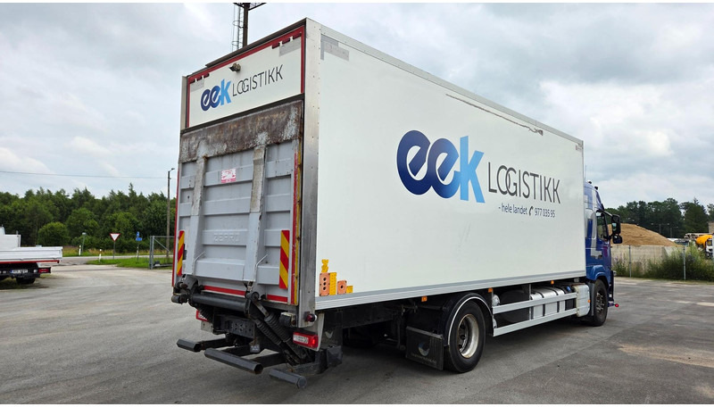 Volvo FM330 4X2 - 박스 트럭 : 사진 3 Volvo FM330 4X2 - 박스 트럭 : 사진 3