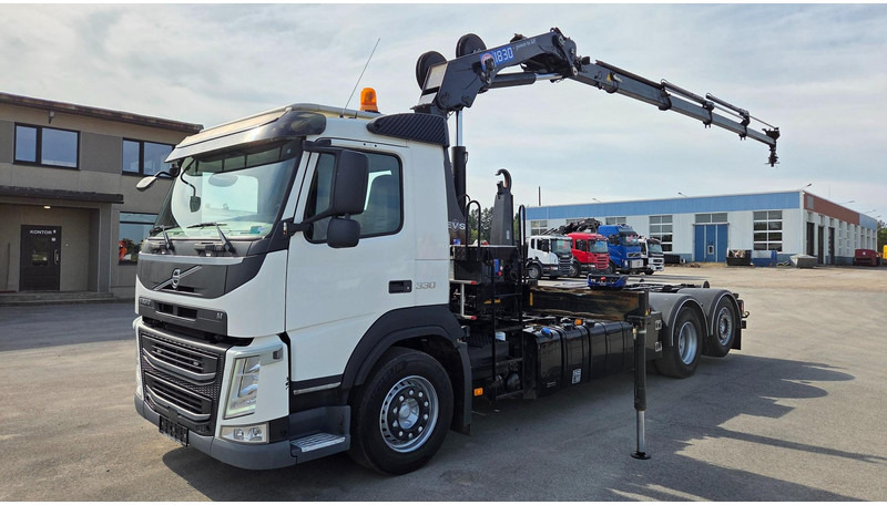 Volvo FM330 6X2*4 - 후크 리프트 트럭, 크레인 트럭 : 사진 1 Volvo FM330 6X2*4 - 후크 리프트 트럭, 크레인 트럭 : 사진 1