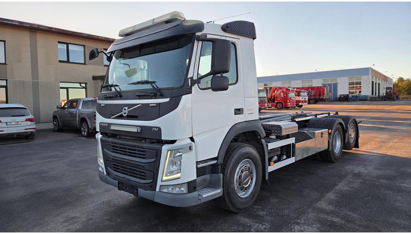 Volvo FM410 6X2*4 - 후크 리프트 트럭 : 사진 1 Volvo FM410 6X2*4 - 후크 리프트 트럭 : 사진 1