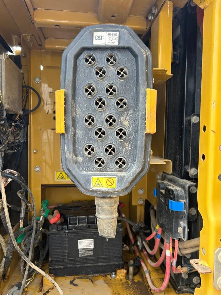 크롤러 굴삭기 CAT 320 : 사진 19