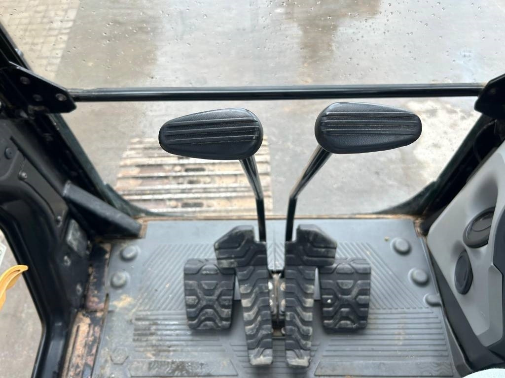 크롤러 굴삭기 CAT 320 : 사진 15