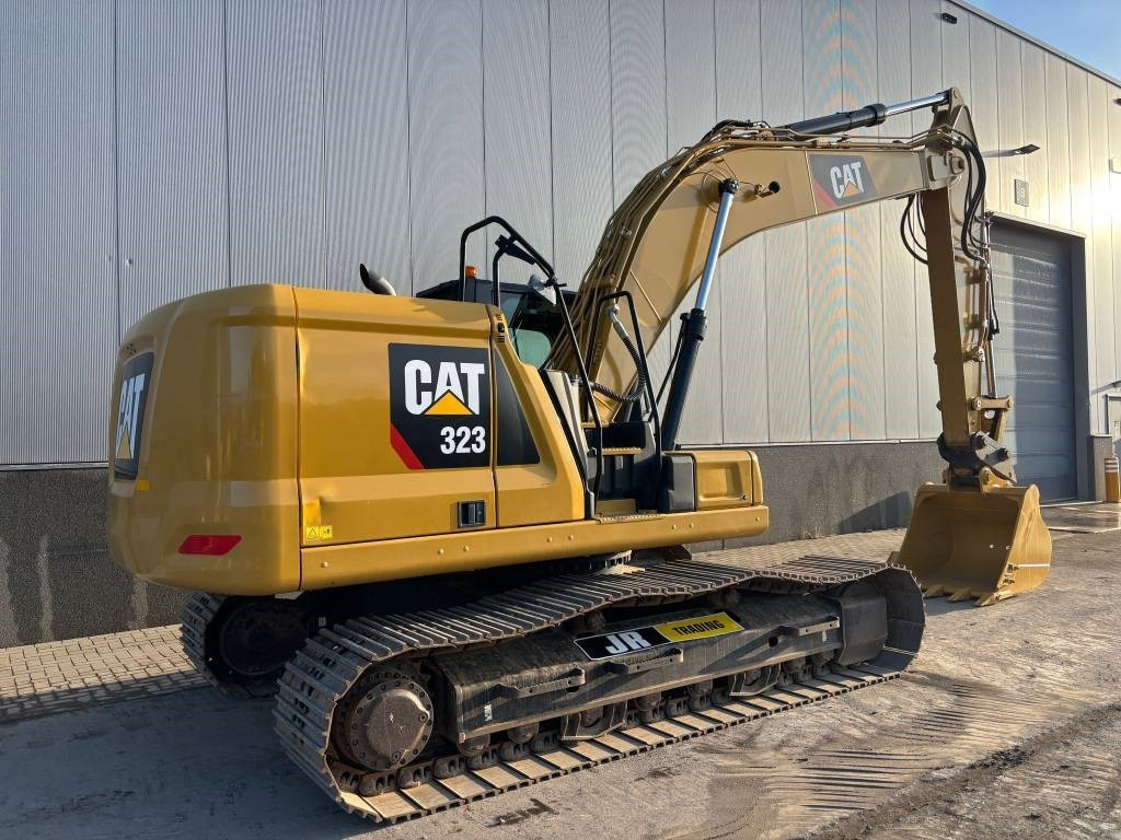 CAT 323 - 크롤러 굴삭기 : 사진 5 CAT 323 - 크롤러 굴삭기 : 사진 5