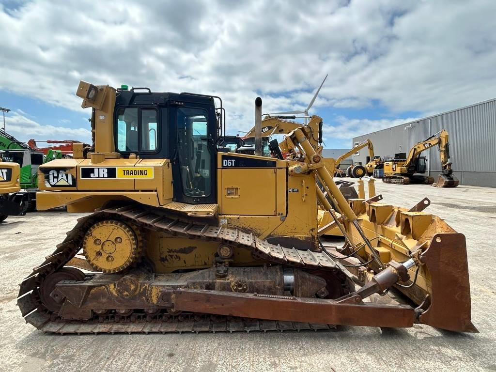 CAT D 6 T XL (Under Preparation + New Tracks) - 불도저 : 사진 1 CAT D 6 T XL (Under Preparation + New Tracks) - 불도저 : 사진 1