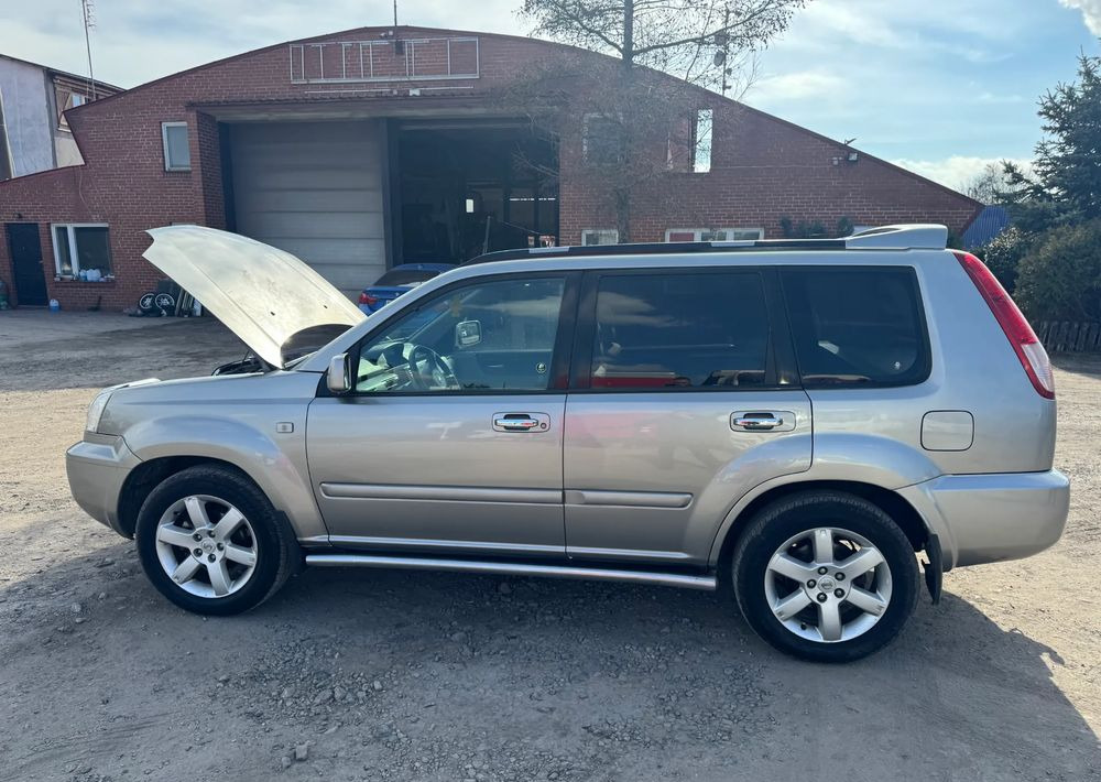 Nissan X-Trail 2.2 dCi 4x2 Comfort - SUV : 사진 5 Nissan X-Trail 2.2 dCi 4x2 Comfort - SUV : 사진 5