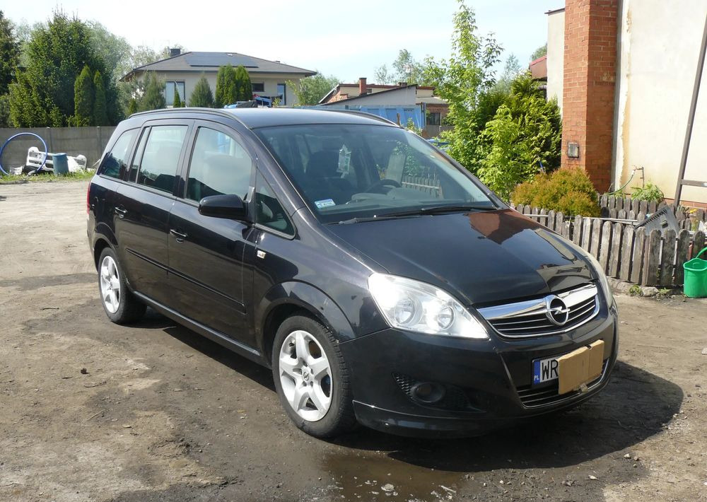 Opel Zafira 1.9 CDTI Cosmo - SUV : 사진 2 Opel Zafira 1.9 CDTI Cosmo - SUV : 사진 2