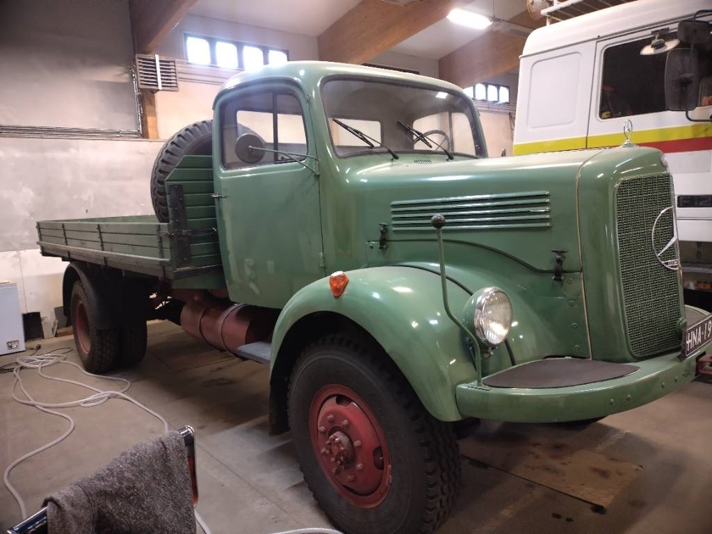 Mercedes-Benz 4x4 Kippilava,museo rekisterissä - 덤프트럭 : 사진 1 Mercedes-Benz 4x4 Kippilava,museo rekisterissä - 덤프트럭 : 사진 1