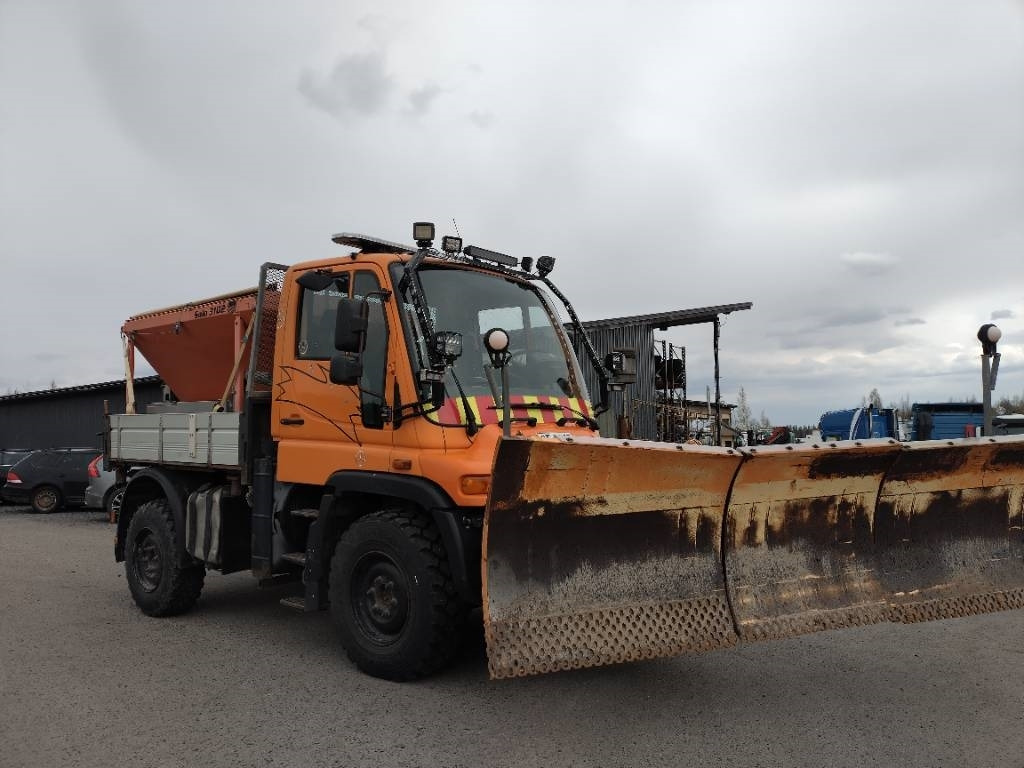 Mercedes-Benz Unimog ,hiekoitin,aura,kippilava - 제설차량 : 사진 2 Mercedes-Benz Unimog ,hiekoitin,aura,kippilava - 제설차량 : 사진 2