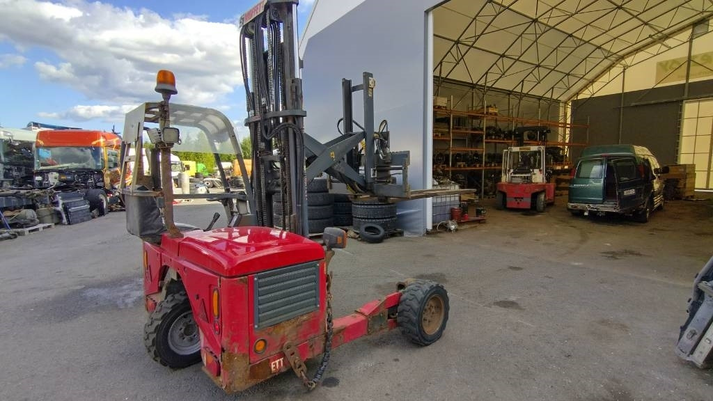 Moffett M4 25.4 ajoneuvotrukki - 트럭 장착 지게차 : 사진 1 Moffett M4 25.4 ajoneuvotrukki - 트럭 장착 지게차 : 사진 1