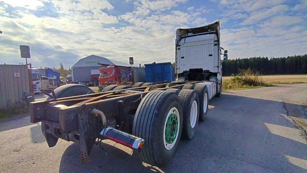 Scania R500 8x4 ilmajousi alusta - 캡 새시 트럭 : 사진 3 Scania R500 8x4 ilmajousi alusta - 캡 새시 트럭 : 사진 3