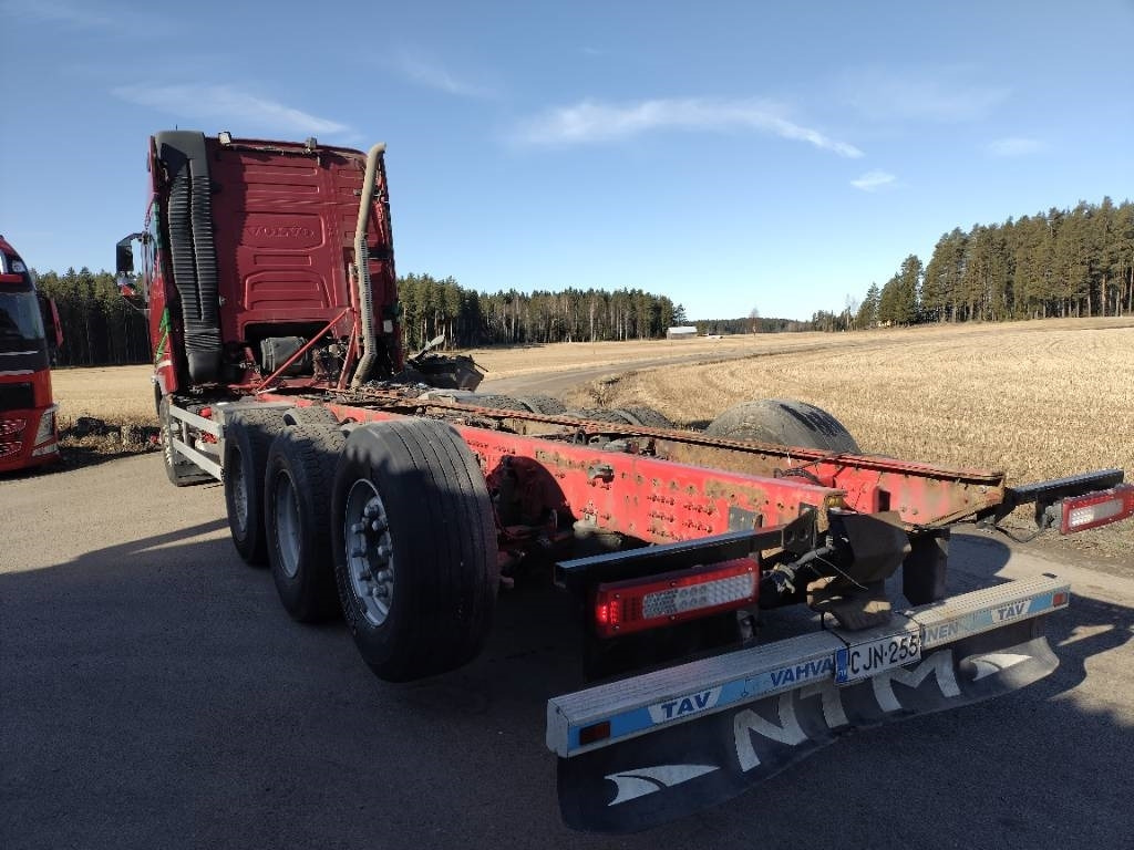 Volvo FH750 8x4 alusta - 캡 새시 트럭 : 사진 3 Volvo FH750 8x4 alusta - 캡 새시 트럭 : 사진 3