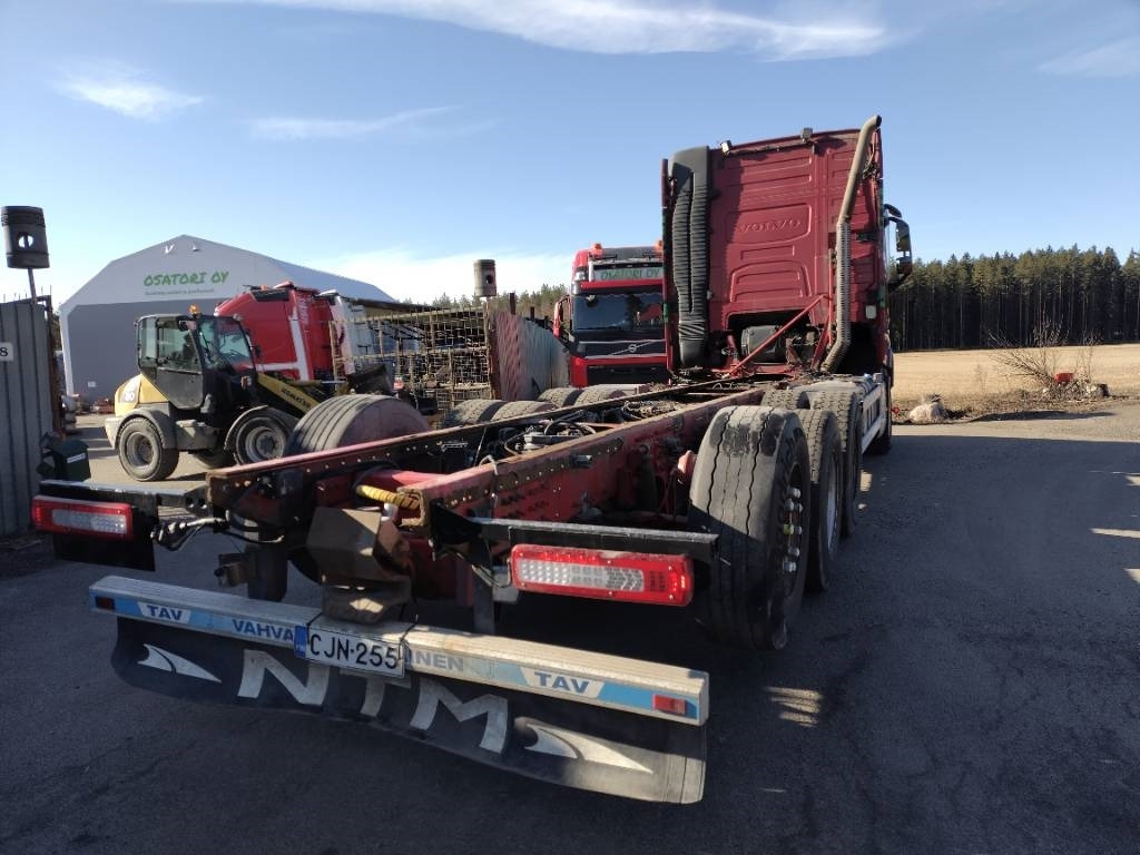 Volvo FH750 8x4 alusta - 캡 새시 트럭 : 사진 4 Volvo FH750 8x4 alusta - 캡 새시 트럭 : 사진 4