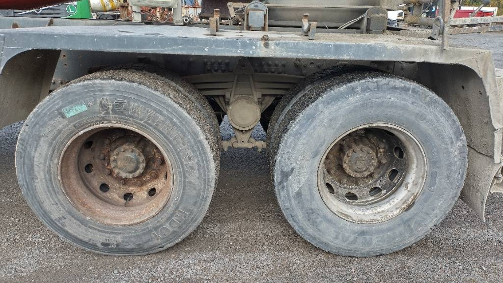 Volvo FM9 8x4 full steel,manual, mixer - 유조트럭 : 사진 5 Volvo FM9 8x4 full steel,manual, mixer - 유조트럭 : 사진 5