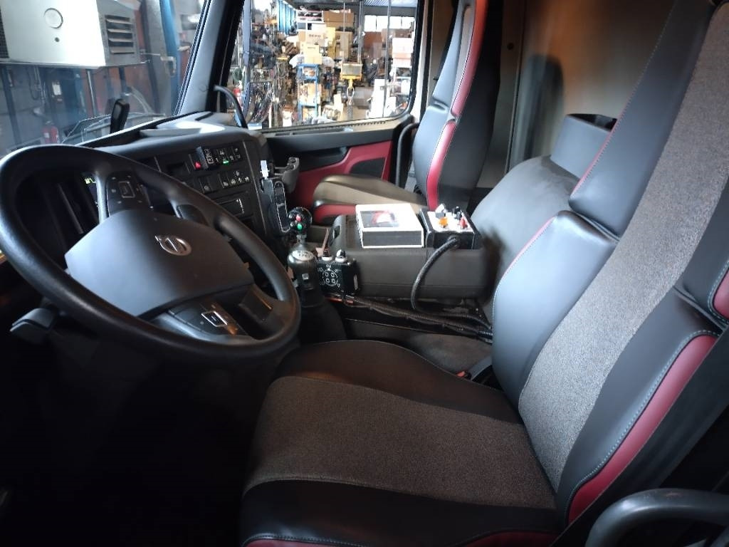 스킵 로더 트럭 Volvo FMX370 6x2 av3700mm multilift vaijerilaite : 사진 7 스킵 로더 트럭 Volvo FMX370 6x2 av3700mm multilift vaijerilaite : 사진 7