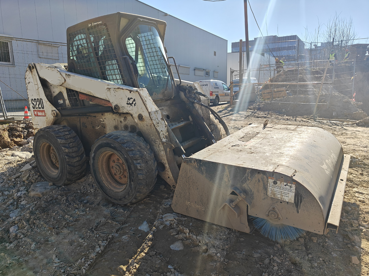 BOBCAT S220 - 스키드 스티어 로더 : 사진 3 BOBCAT S220 - 스키드 스티어 로더 : 사진 3