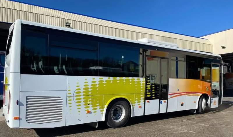 Iveco CROSSWAY/ DŁUGOŚĆ 10.70 M / MANUAL / EURO 6 - 교외 버스 : 사진 3 Iveco CROSSWAY/ DŁUGOŚĆ 10.70 M / MANUAL / EURO 6 - 교외 버스 : 사진 3