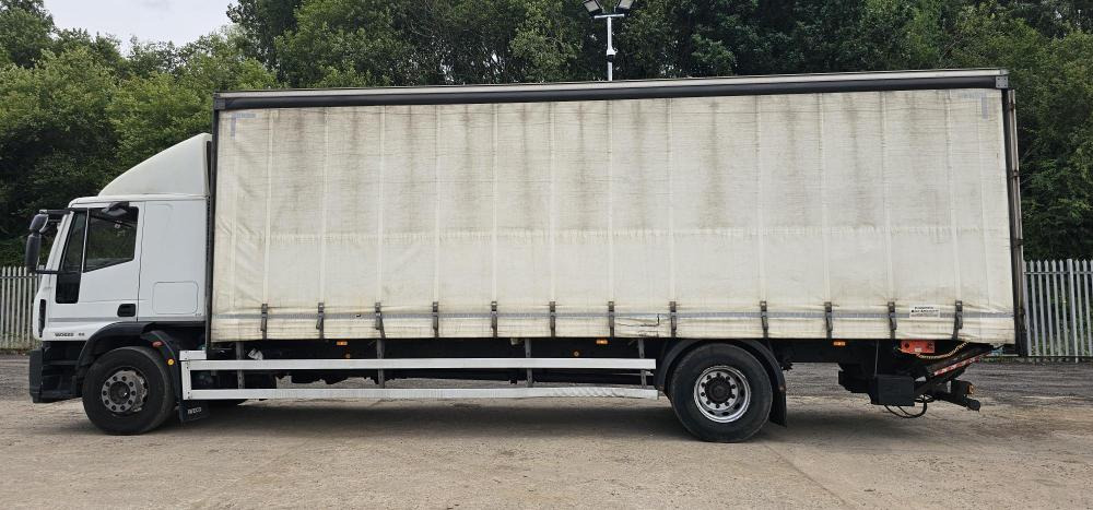 Iveco 18 ton curtain tail lift - 커튼사이더 트럭 : 사진 5 Iveco 18 ton curtain tail lift - 커튼사이더 트럭 : 사진 5