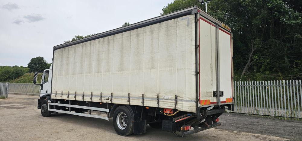 Iveco 18 ton curtain tail lift - 커튼사이더 트럭 : 사진 2 Iveco 18 ton curtain tail lift - 커튼사이더 트럭 : 사진 2