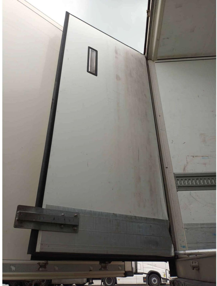 2018 Schmitz Cargobull SKO FP 45 ThermoKing SLXi 300 - 냉동 세미 트레일러 : 사진 4 2018 Schmitz Cargobull SKO FP 45 ThermoKing SLXi 300 - 냉동 세미 트레일러 : 사진 4