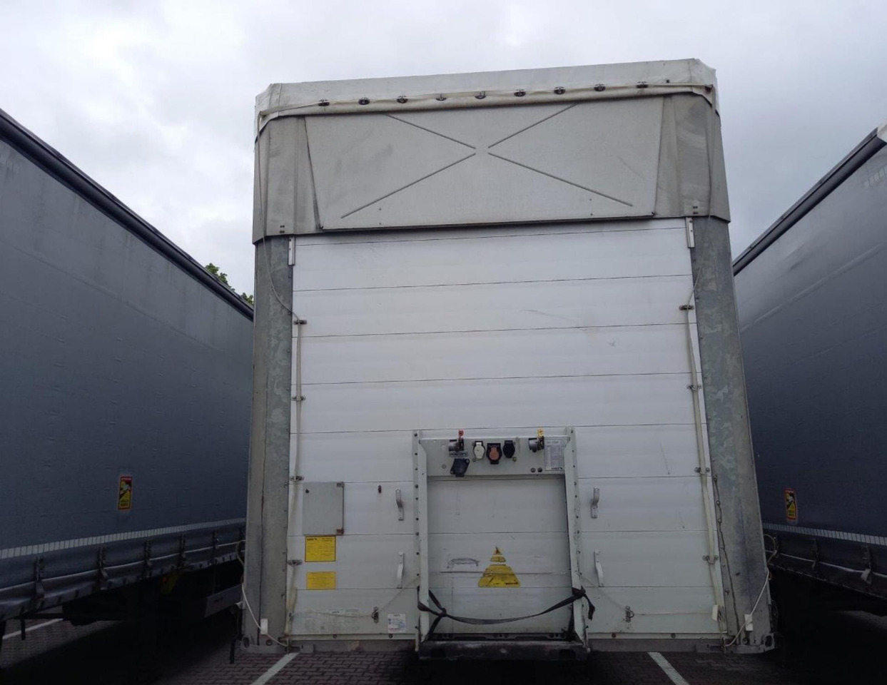 2021 Schmitz Cargobull SCS24/L Varios - 커튼사이더 세미 트레일러 : 사진 1 2021 Schmitz Cargobull SCS24/L Varios - 커튼사이더 세미 트레일러 : 사진 1