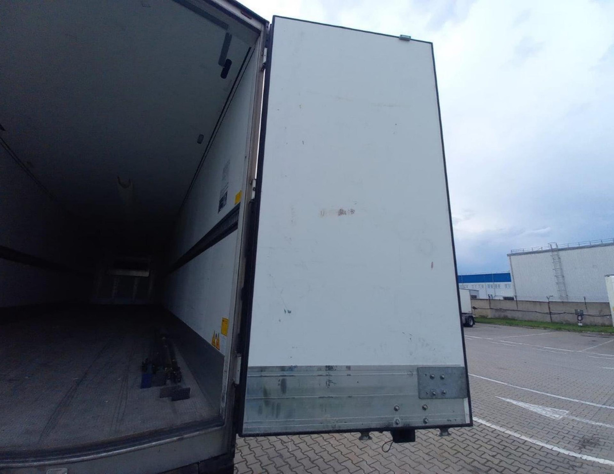 2022 Schmitz Cargobull SKO FP 45 Carrier Vector 1550 - 냉동 세미 트레일러 : 사진 2 2022 Schmitz Cargobull SKO FP 45 Carrier Vector 1550 - 냉동 세미 트레일러 : 사진 2