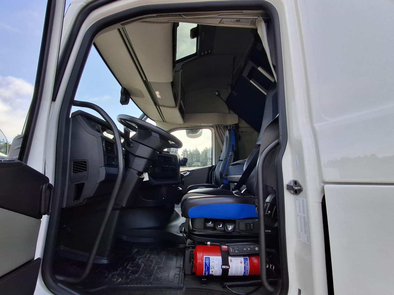 2023 Volvo FH 500 Globetrotter XL Side Skirts - 트랙터 유닛 : 사진 4 2023 Volvo FH 500 Globetrotter XL Side Skirts - 트랙터 유닛 : 사진 4