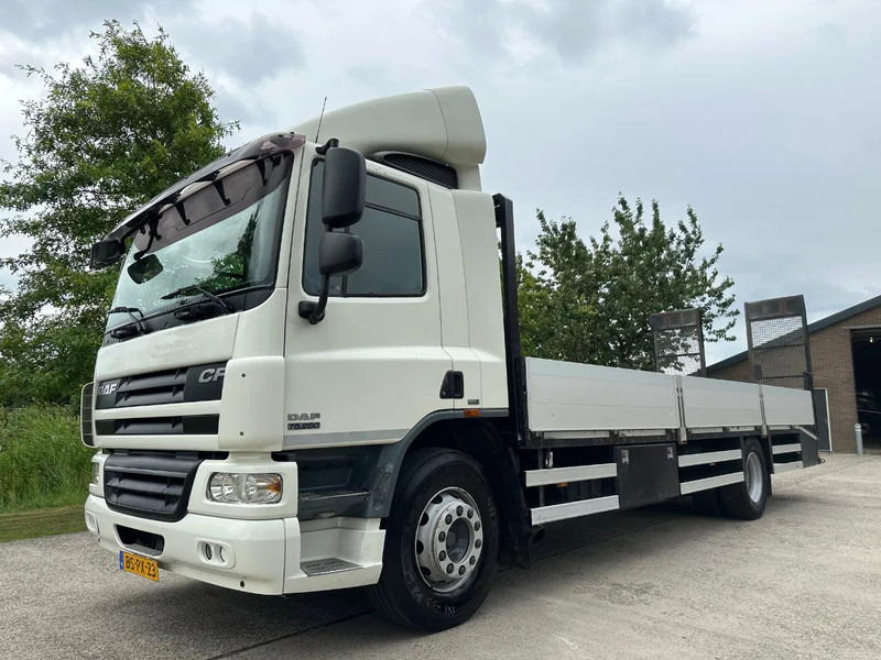 DAF CF 75.250 / NL TRUCK / EURO 5 / 4X2 / HYDRAULIC RAMPS / FULL AIR - 자동 운반 장치 트럭 : 사진 1 DAF CF 75.250 / NL TRUCK / EURO 5 / 4X2 / HYDRAULIC RAMPS / FULL AIR - 자동 운반 장치 트럭 : 사진 1