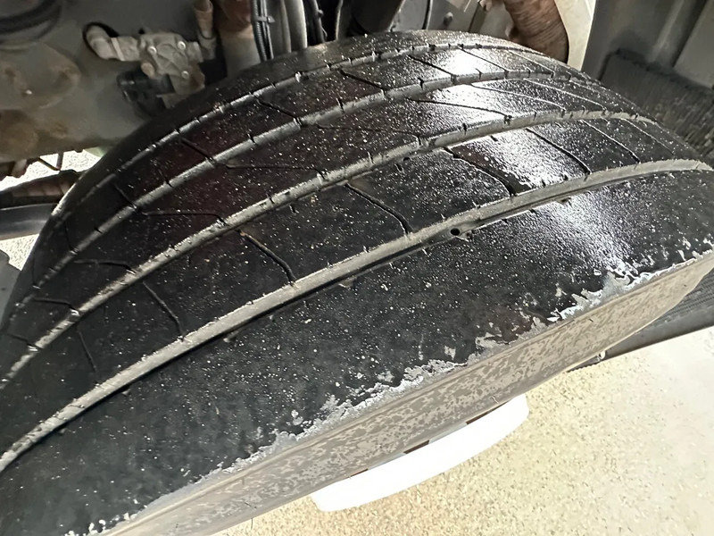 후크 리프트 트럭 Volvo FE 320 / NL TRUCK / EURO 5 / HIAB MULTILIFT XR 21T / LIKE NEW!! / LOW KM!! / LIFT+STEER AXLE : 사진 8 후크 리프트 트럭 Volvo FE 320 / NL TRUCK / EURO 5 / HIAB MULTILIFT XR 21T / LIKE NEW!! / LOW KM!! / LIFT+STEER AXLE : 사진 8