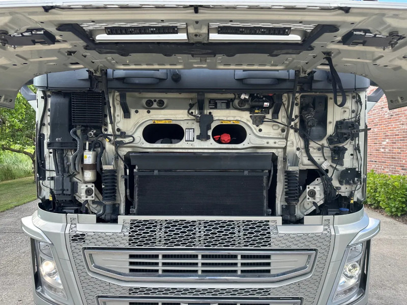 Volvo FH 460 / GLOBETROTTER / EURO 6 / I-Shift / HYDRAULIC / FULL AIR / NEW TACHO - 트랙터 유닛 : 사진 3 Volvo FH 460 / GLOBETROTTER / EURO 6 / I-Shift / HYDRAULIC / FULL AIR / NEW TACHO - 트랙터 유닛 : 사진 3