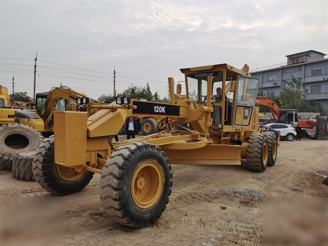 CATERPILLAR 120K - 그레이더 : 사진 1 CATERPILLAR 120K - 그레이더 : 사진 1