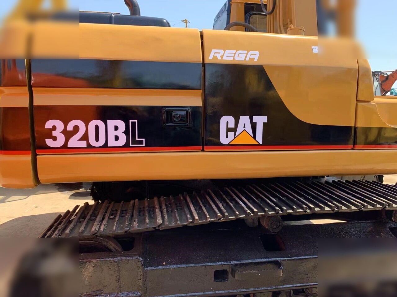 CATERPILLAR 320BL - 크롤러 굴삭기 : 사진 1 CATERPILLAR 320BL - 크롤러 굴삭기 : 사진 1