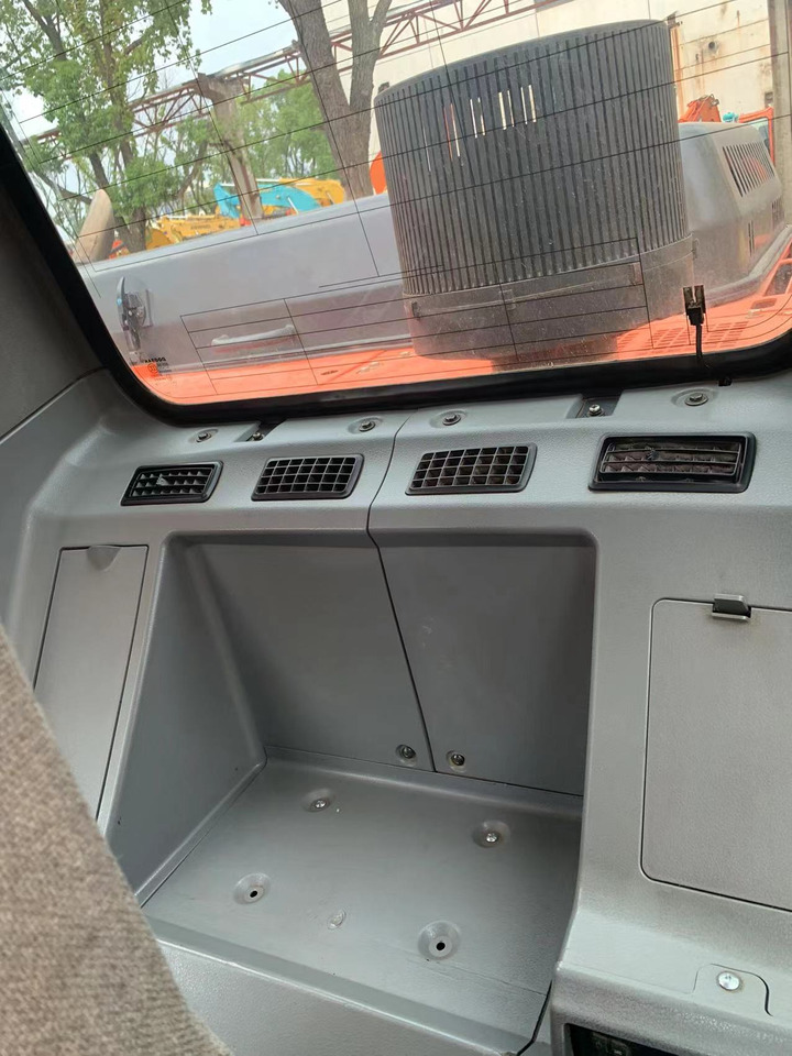 DOOSAN DX300LC - 크롤러 굴삭기 : 사진 3 DOOSAN DX300LC - 크롤러 굴삭기 : 사진 3