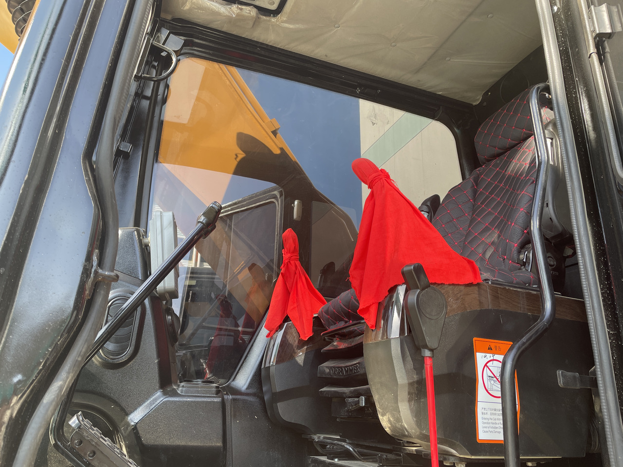 SANY SY215C - 크롤러 굴삭기 : 사진 5 SANY SY215C - 크롤러 굴삭기 : 사진 5