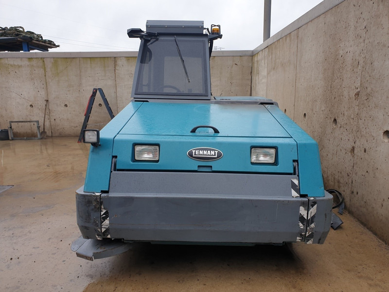TENNANT 800 - 거리 청소 차량 : 사진 3 TENNANT 800 - 거리 청소 차량 : 사진 3