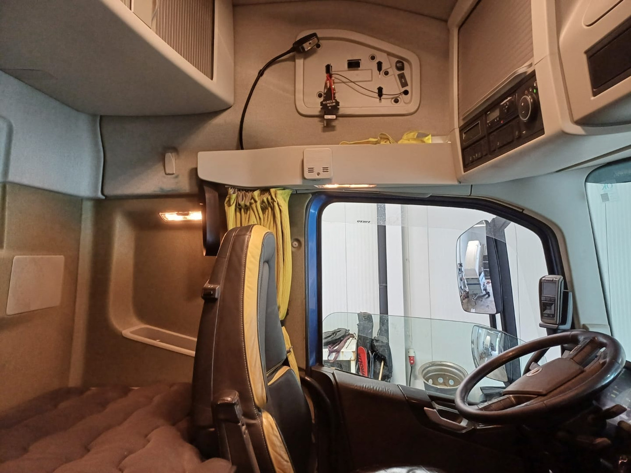 Volvo FH16 750 - 목재 트럭, 크레인 트럭 : 사진 4 Volvo FH16 750 - 목재 트럭, 크레인 트럭 : 사진 4