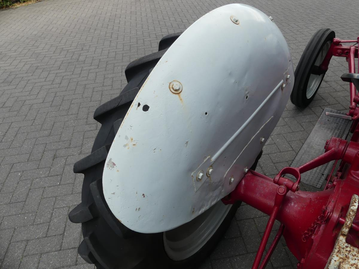 장궤형 트랙터 Ford 8N, Dearborn : 사진 14