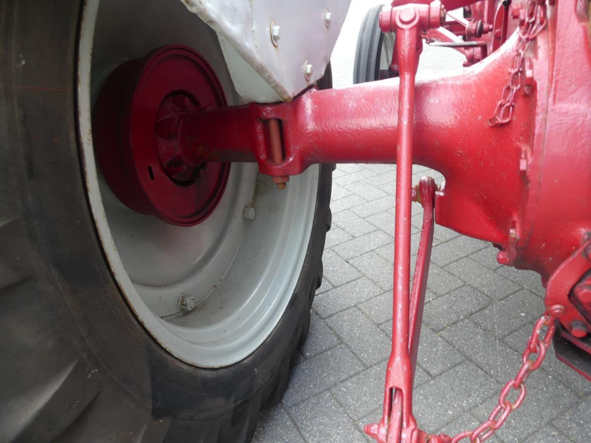 장궤형 트랙터 Ford 8N, Dearborn : 사진 11