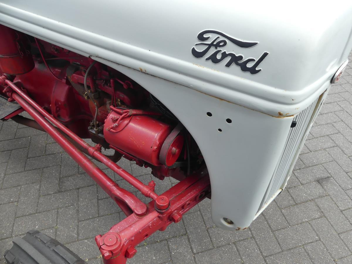 장궤형 트랙터 Ford 8N, Dearborn : 사진 31