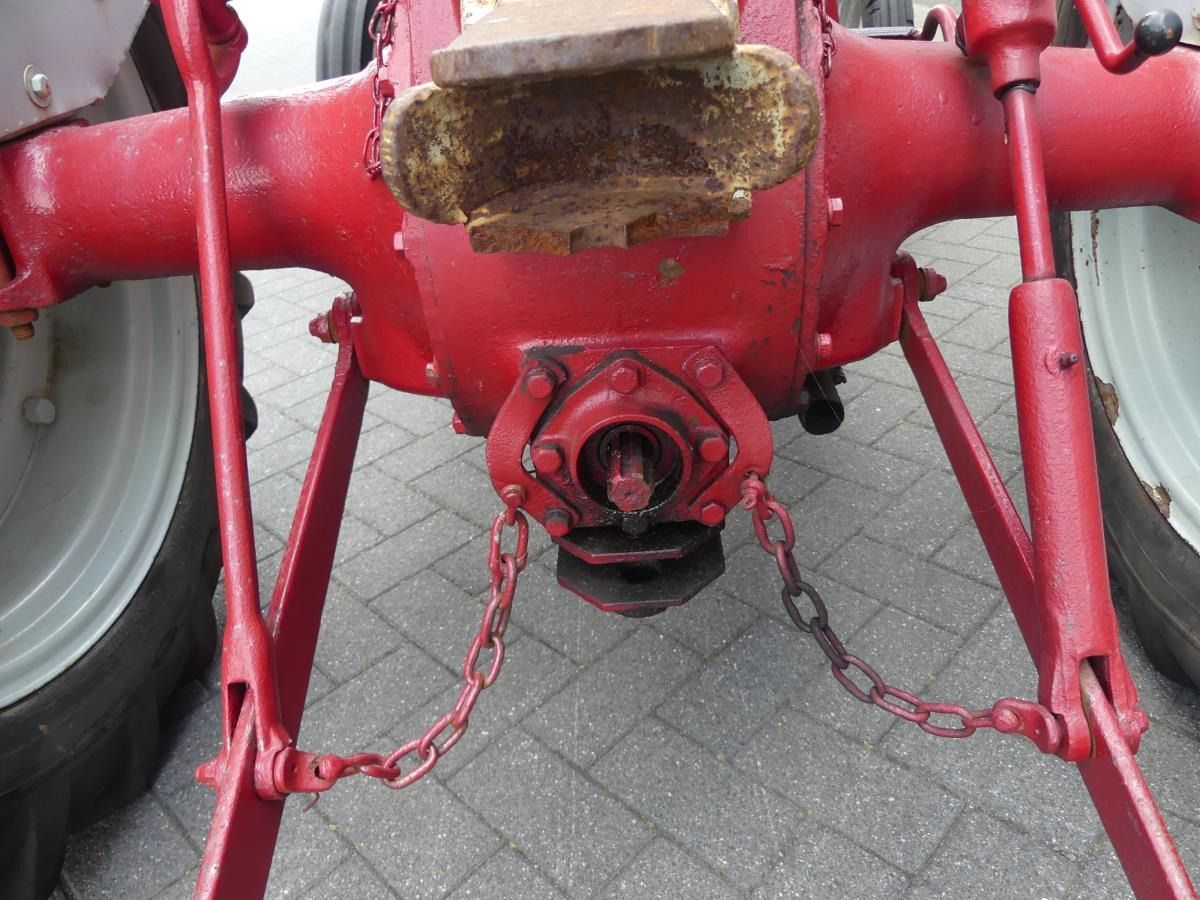 장궤형 트랙터 Ford 8N, Dearborn : 사진 12