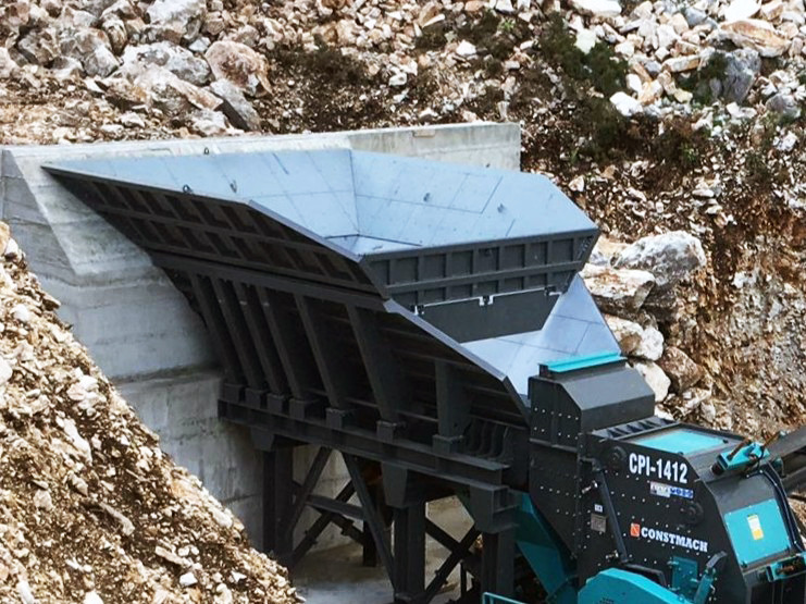 Constmach Alimentateur Vibrant Bunker Dans Des Capacités de 80 à 500 Tonnes - 광산 기계 : 사진 1 Constmach Alimentateur Vibrant Bunker Dans Des Capacités de 80 à 500 Tonnes - 광산 기계 : 사진 1