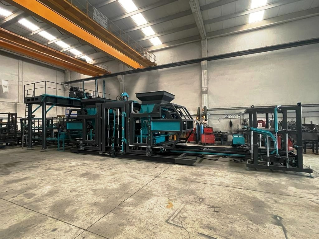 Constmach BS-42 Briquette Making Machine (Concrete Block Making Machine) - 블록 제작 기계 : 사진 3 Constmach BS-42 Briquette Making Machine (Concrete Block Making Machine) - 블록 제작 기계 : 사진 3