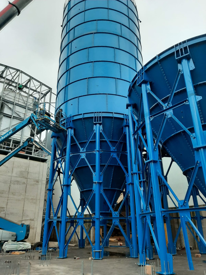 Constmach Zement Silo mit 3000 Tonnen Kapazität - 시멘트 사일로 : 사진 1 Constmach Zement Silo mit 3000 Tonnen Kapazität - 시멘트 사일로 : 사진 1