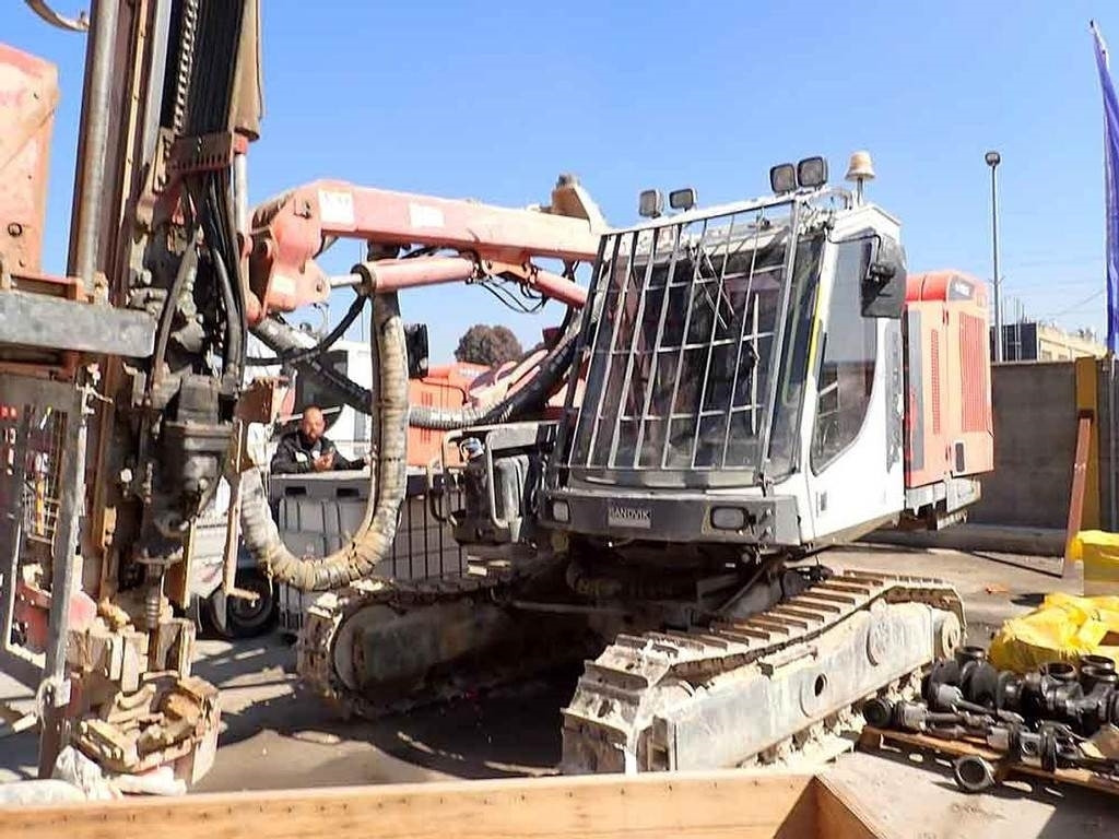 Sandvik DX800 - 드릴링 리그 : 사진 1 Sandvik DX800 - 드릴링 리그 : 사진 1