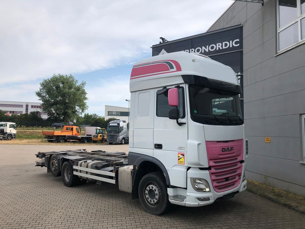DAF XF460SSC Lenk/Lift*LBW*Standkl*Mega*NeueKuppl. - 컨테이너 운반 장치/ 스와프 보디 트럭 : 사진 1 DAF XF460SSC Lenk/Lift*LBW*Standkl*Mega*NeueKuppl. - 컨테이너 운반 장치/ 스와프 보디 트럭 : 사진 1