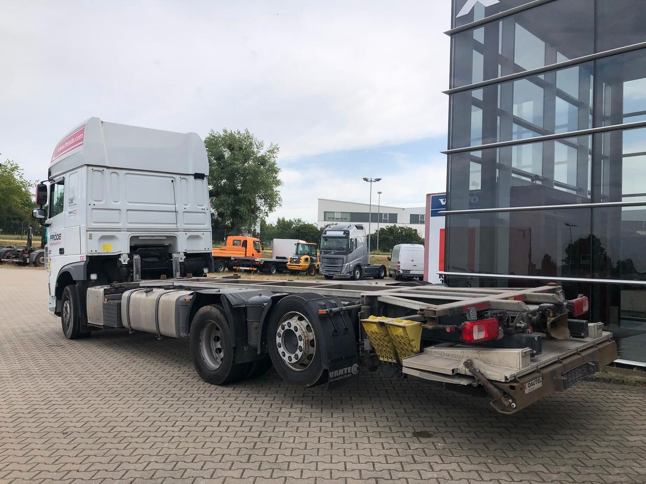 DAF XF460SSC Lenk/Lift*LBW*Standkl*Mega*NeueKuppl. - 컨테이너 운반 장치/ 스와프 보디 트럭 : 사진 2 DAF XF460SSC Lenk/Lift*LBW*Standkl*Mega*NeueKuppl. - 컨테이너 운반 장치/ 스와프 보디 트럭 : 사진 2