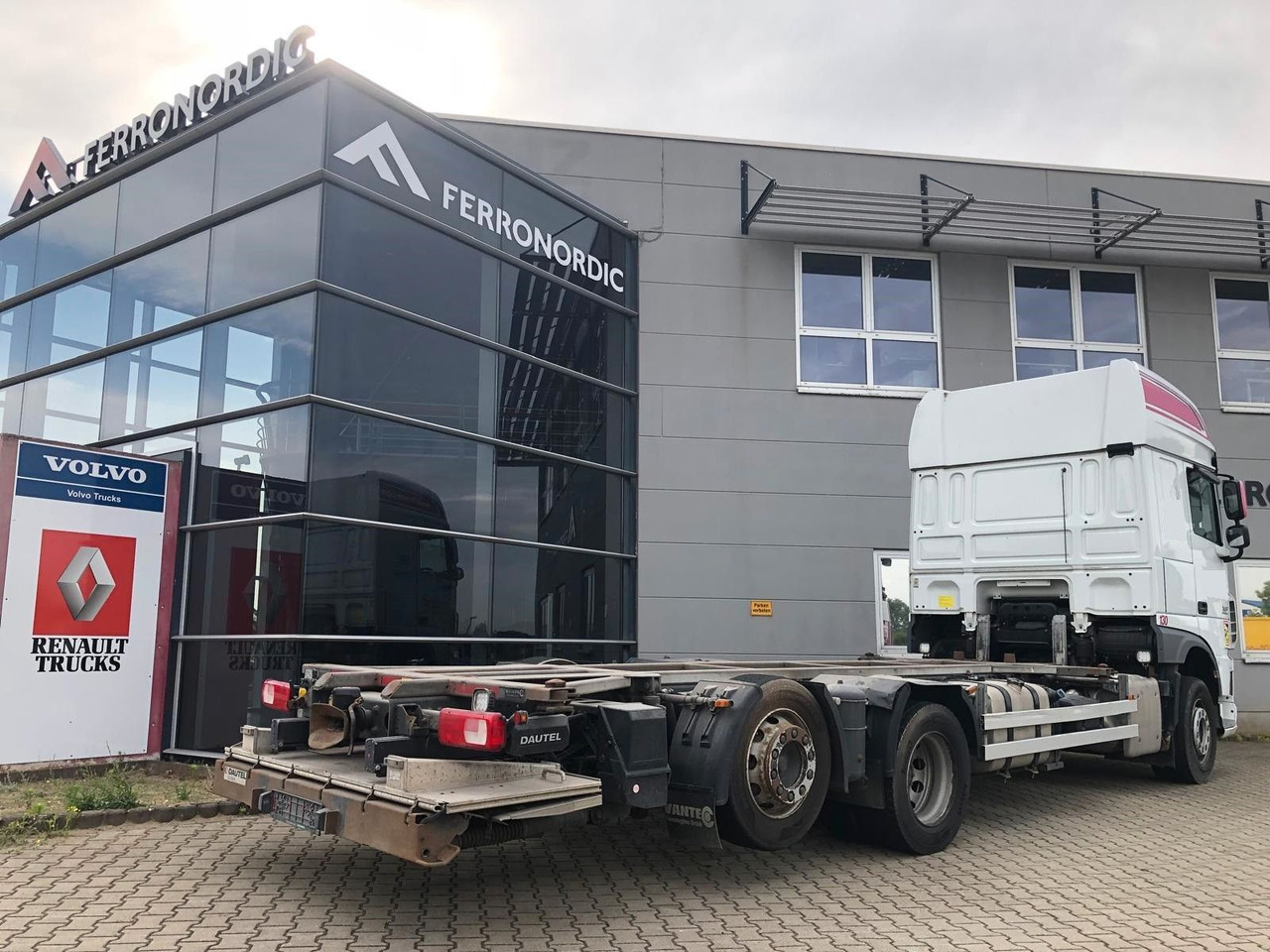 DAF XF460SSC Lenk/Lift*LBW*Standkl*Mega*NeueKuppl. - 컨테이너 운반 장치/ 스와프 보디 트럭 : 사진 4 DAF XF460SSC Lenk/Lift*LBW*Standkl*Mega*NeueKuppl. - 컨테이너 운반 장치/ 스와프 보디 트럭 : 사진 4