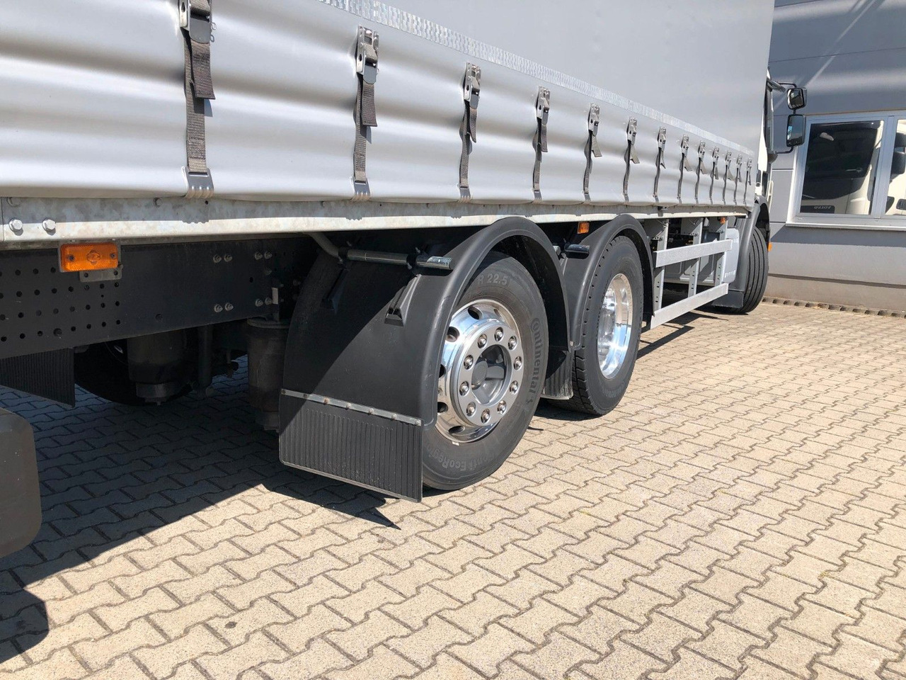 Volvo FE 350 26T 6x2 Lenkachse*ALU*LBW*EDSCHA - 커튼사이더 트럭 : 사진 4 Volvo FE 350 26T 6x2 Lenkachse*ALU*LBW*EDSCHA - 커튼사이더 트럭 : 사진 4