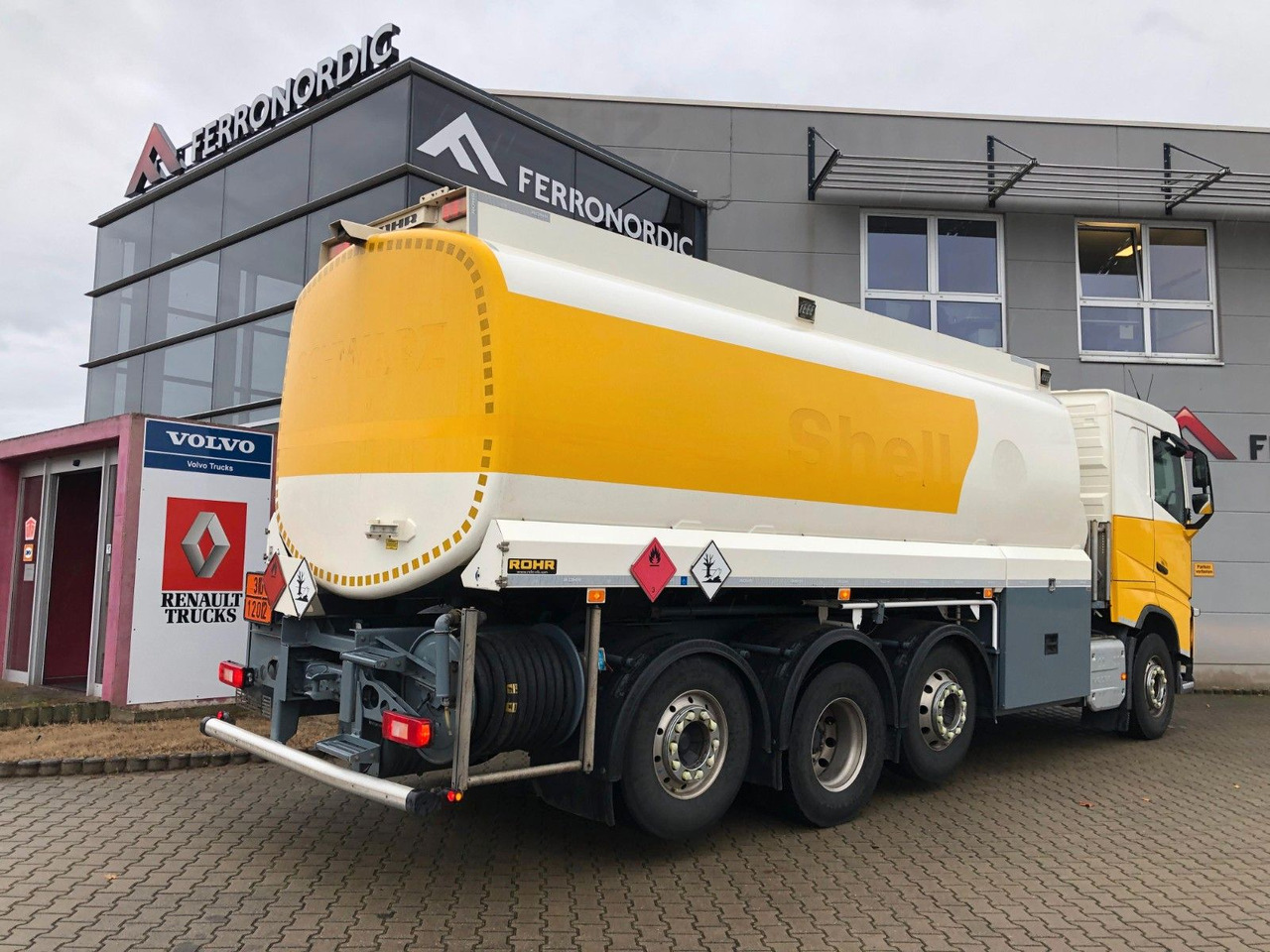 Volvo FH420 Tridem*ADR*3 Kammern 26700LT*ROHR*Sening - 유조트럭 : 사진 2 Volvo FH420 Tridem*ADR*3 Kammern 26700LT*ROHR*Sening - 유조트럭 : 사진 2