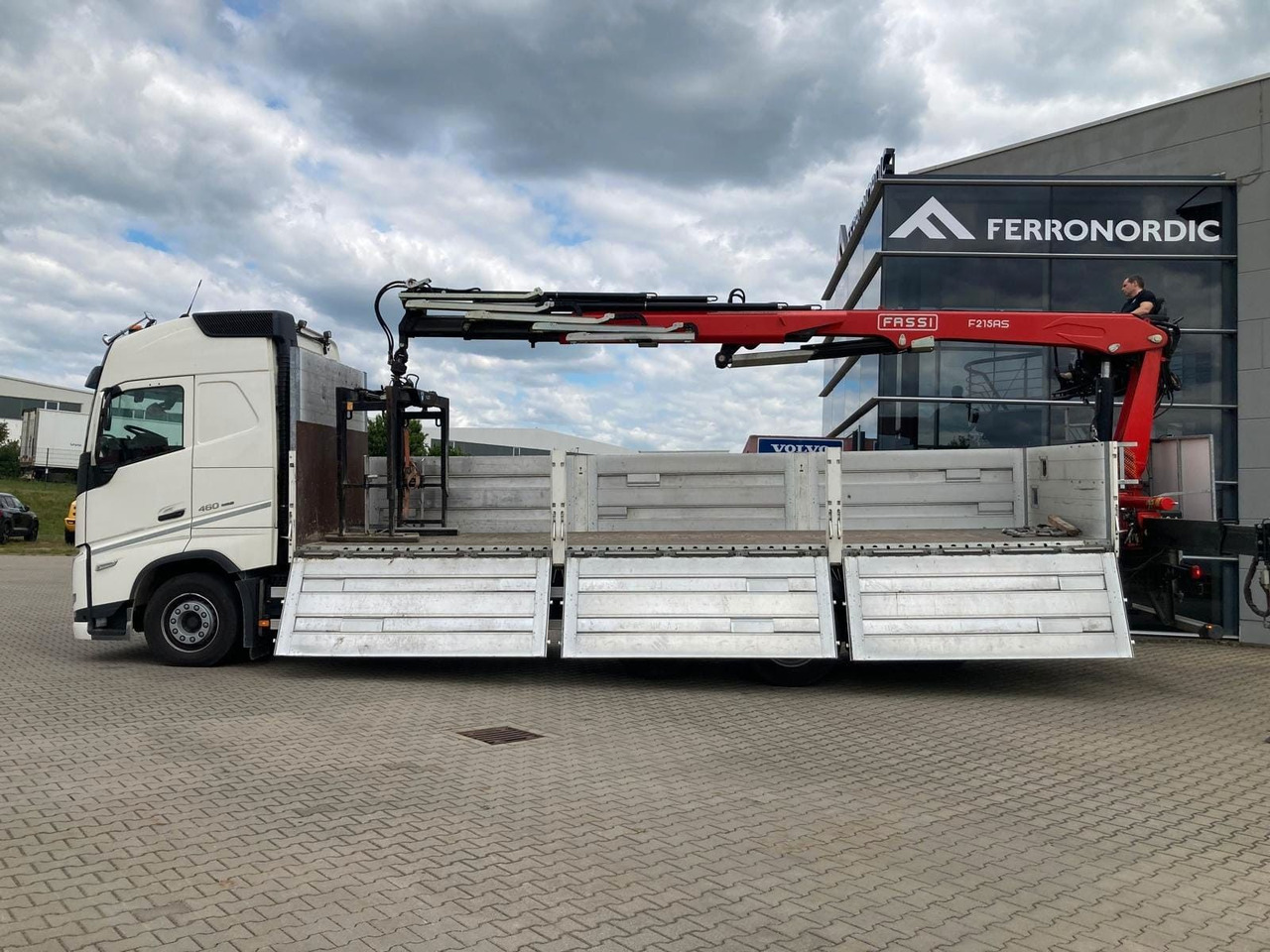 Volvo FH460 8x2 TRIDEM VLA&NLA gelenkt*FASSI F215AS.24 - 크레인 트럭 : 사진 3 Volvo FH460 8x2 TRIDEM VLA&NLA gelenkt*FASSI F215AS.24 - 크레인 트럭 : 사진 3