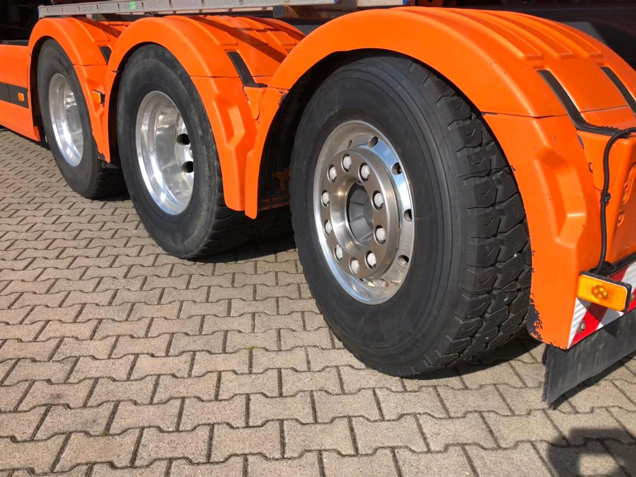 Volvo FH460 8x4 Tridem*TopZustand*excellent condition - 덤프트럭 : 사진 2 Volvo FH460 8x4 Tridem*TopZustand*excellent condition - 덤프트럭 : 사진 2