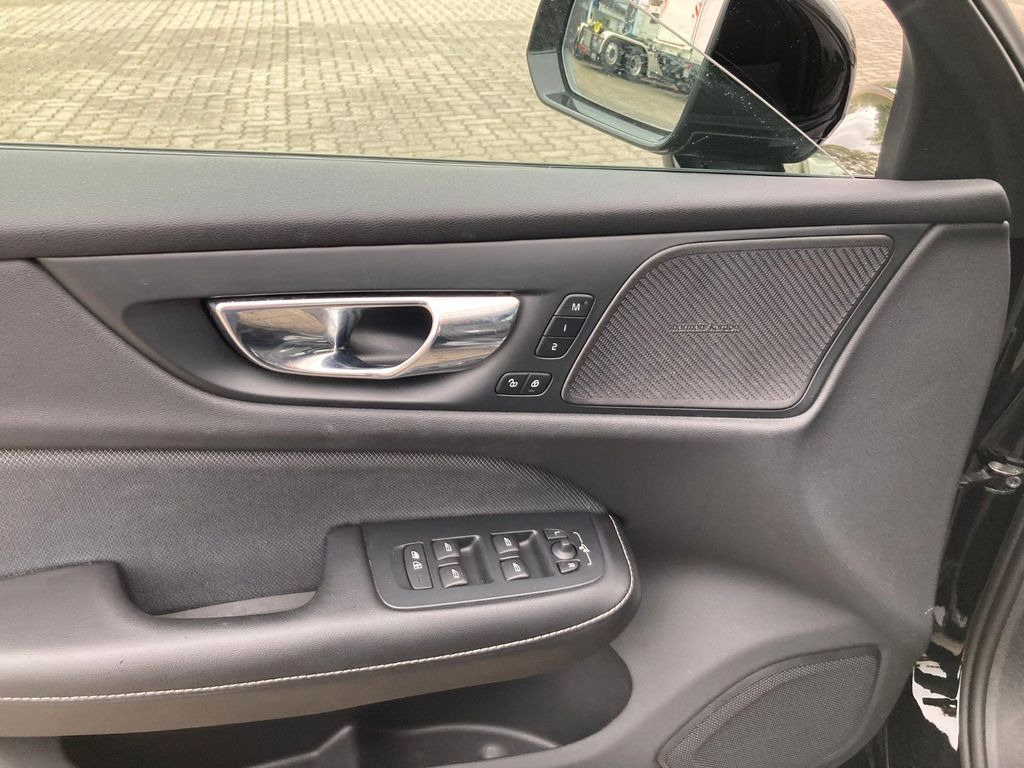 Volvo S60 T5 Lim. R-Design - 세단 : 사진 5 Volvo S60 T5 Lim. R-Design - 세단 : 사진 5